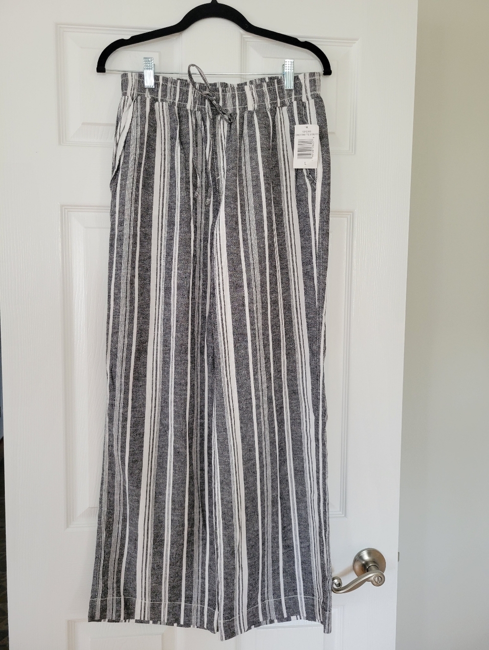 Womens NWT Size Large Striped Wide Leg Drawstring Pants - Black & White